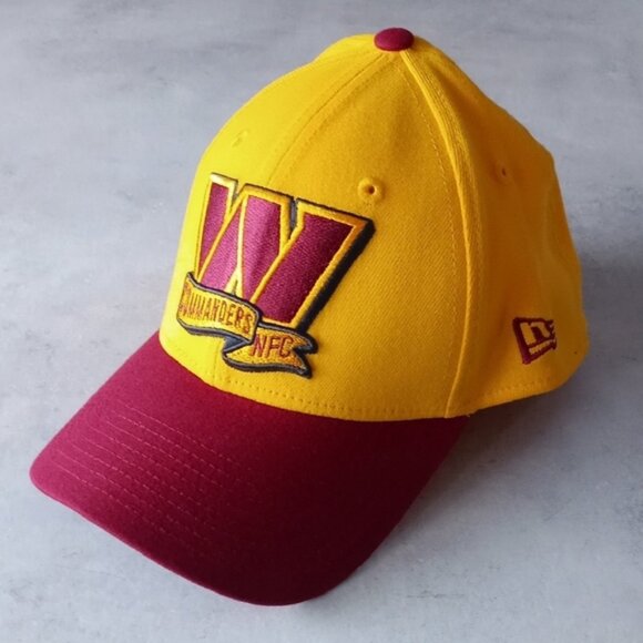 NWOT Washington Commanders New Era SEC 2022 Sideline 39THIRTY Flex Hat - Gold